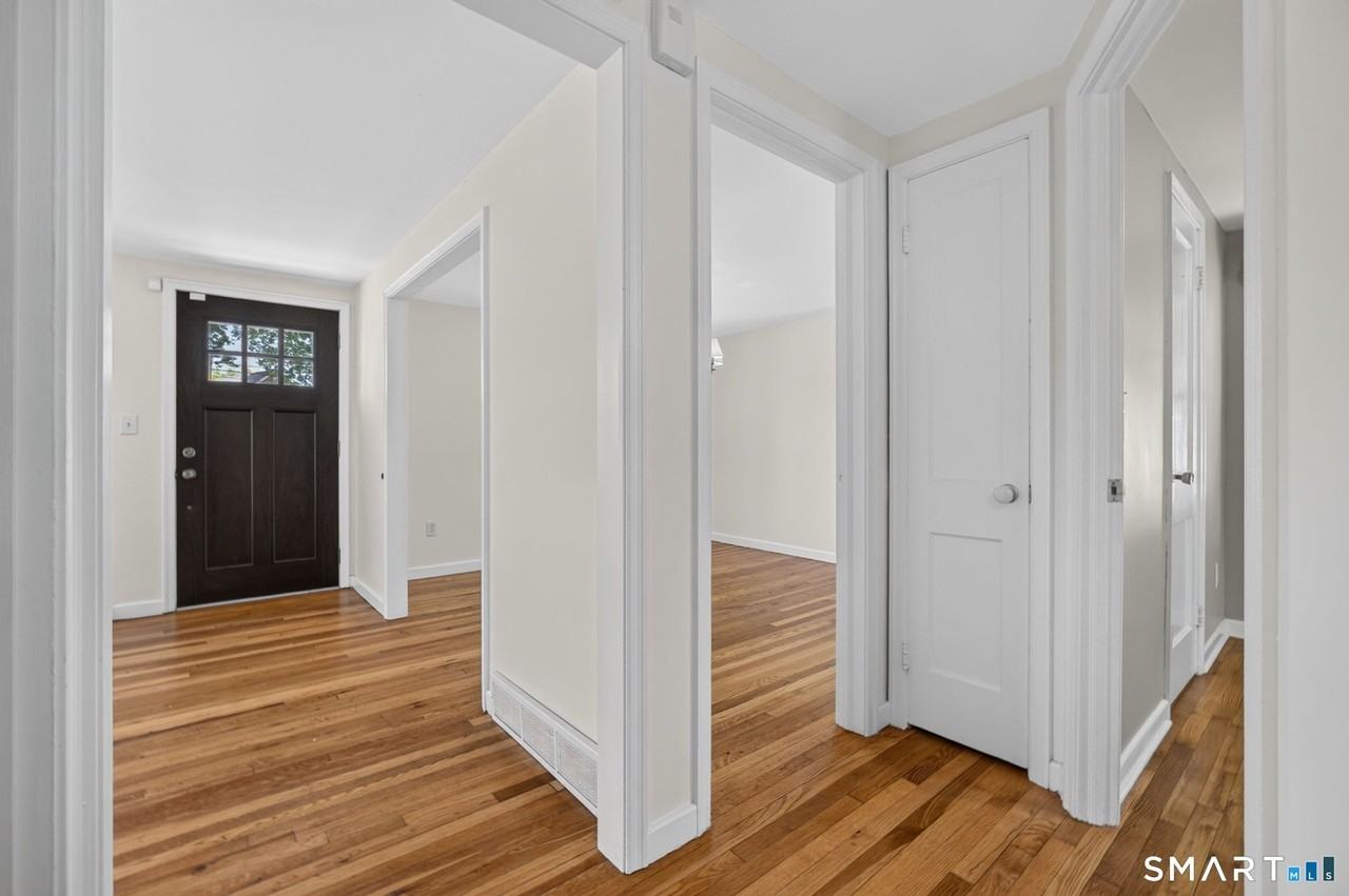 47 Clearview Ave - Photo 4 of 19