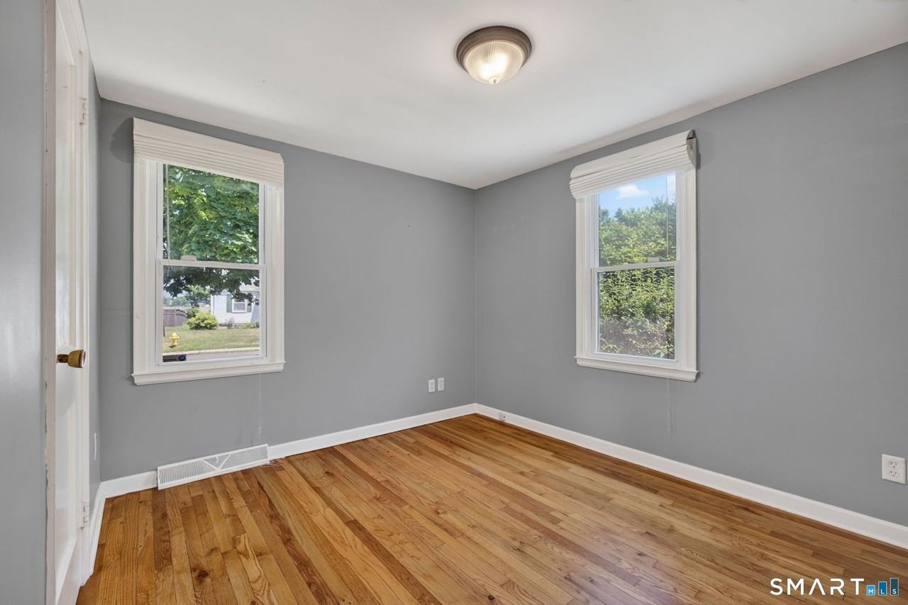 47 Clearview Ave - Photo 5 of 19