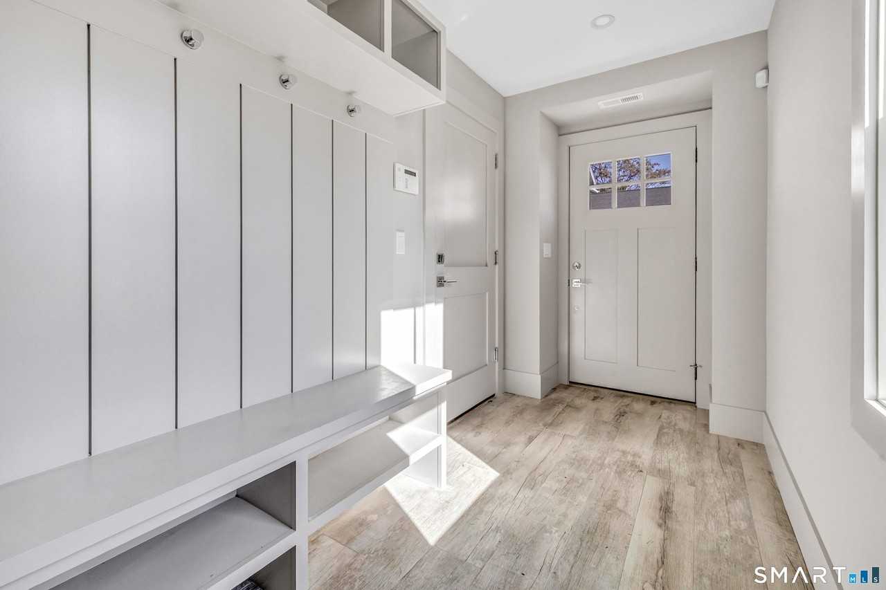 888 Oldfield Rd #888 - Photo 2 of 36