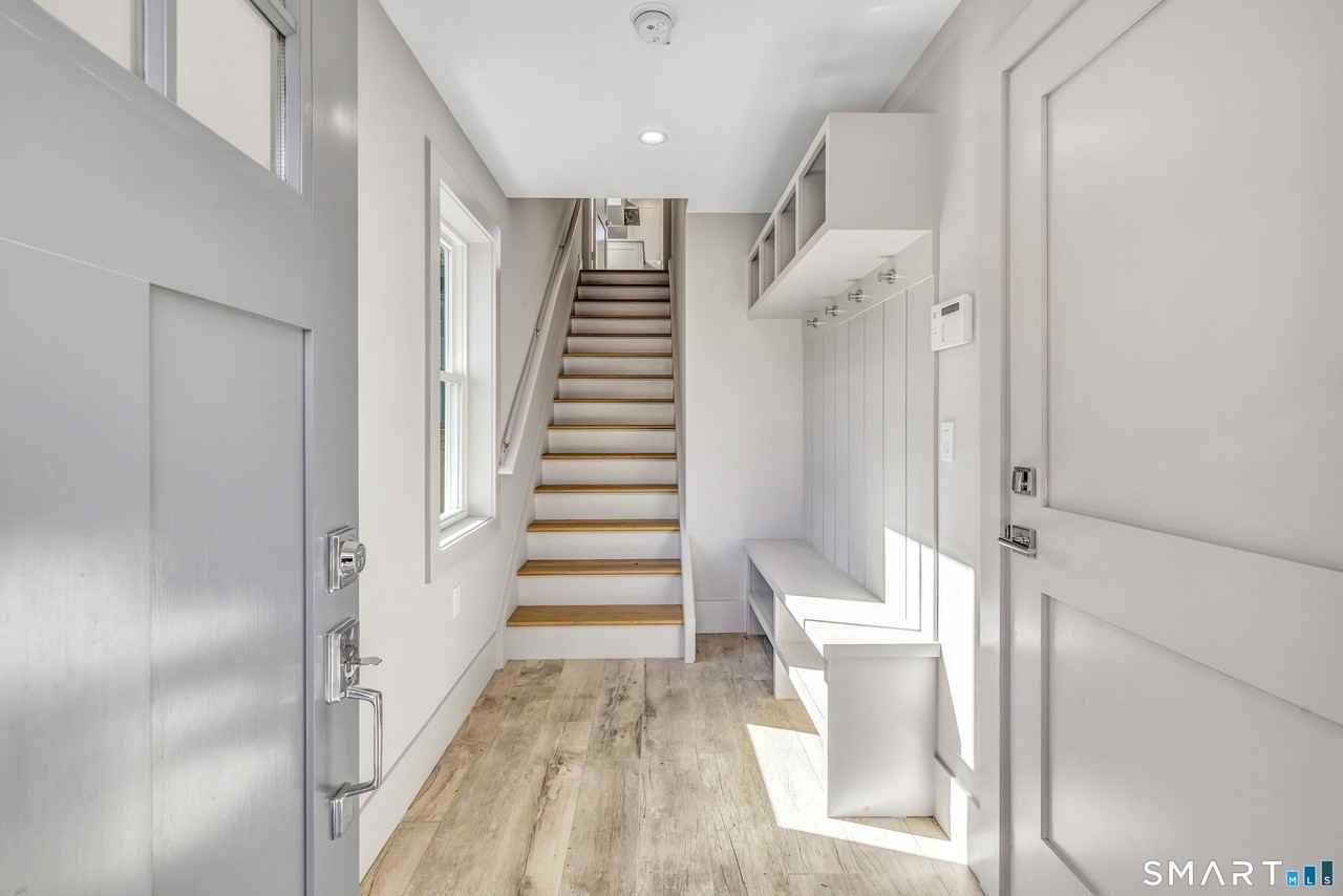 888 Oldfield Rd #888 - Photo 3 of 36