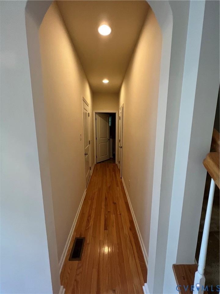 965 Eagle Pl - Photo 3 of 33