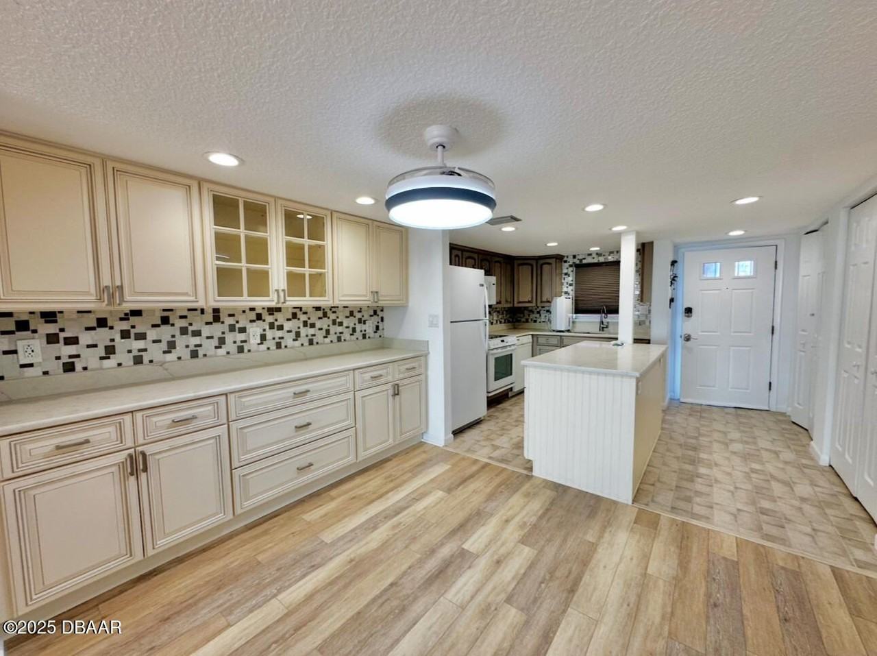 3845 S Atlantic Ave #1 - Photo 6 of 25