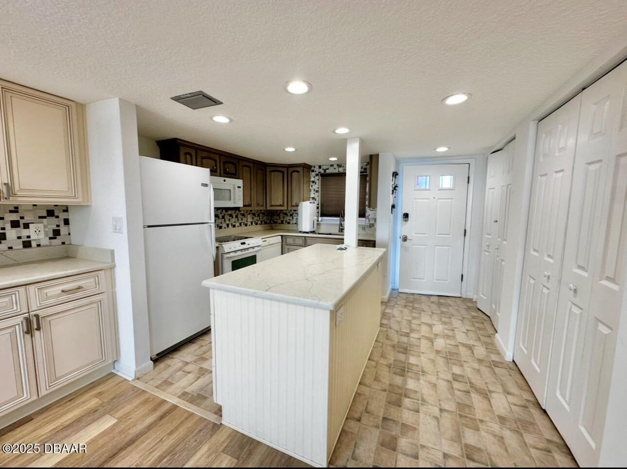 3845 S Atlantic Ave #1 - Photo 7 of 25