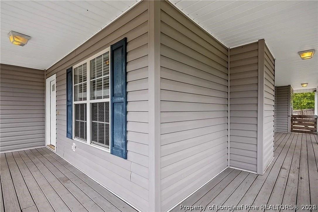 366 Colonial Hills Dr - Photo 2 of 15