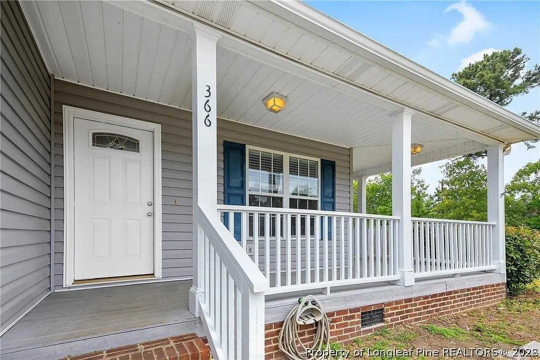 366 Colonial Hills Dr - Photo 3 of 15