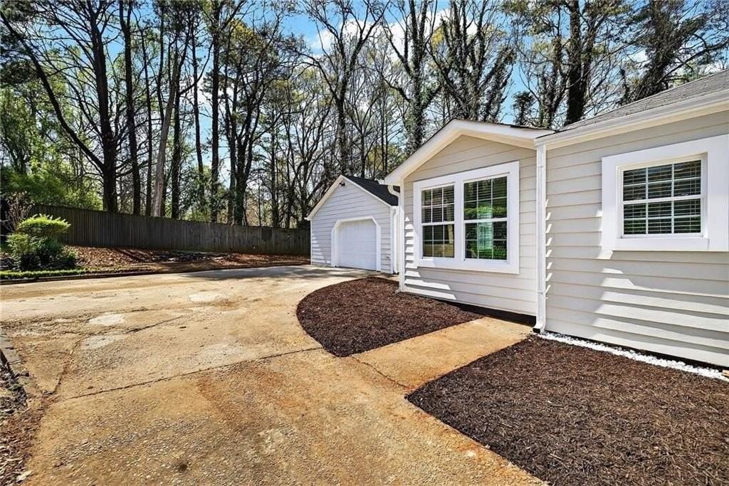 955 Columbia Dr - Photo 4 of 31