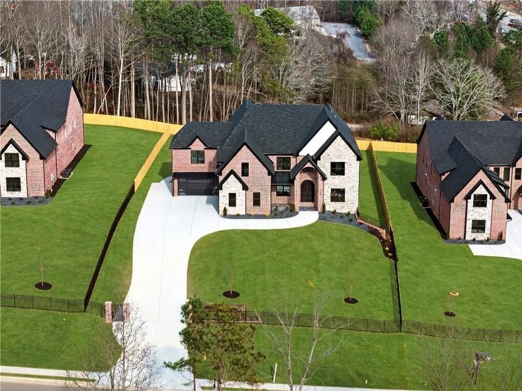 405 Thunder Rd - Photo 2 of 50