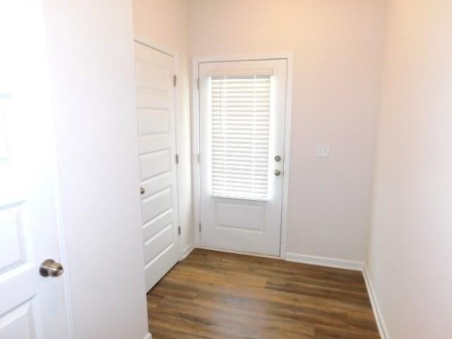 523 Ryan Ct - Photo 3 of 24