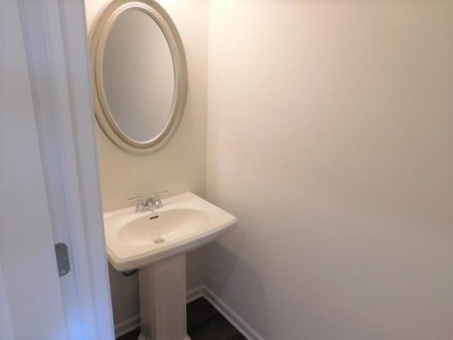 523 Ryan Ct - Photo 4 of 24