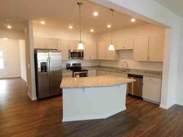 523 Ryan Ct - Photo 6 of 24
