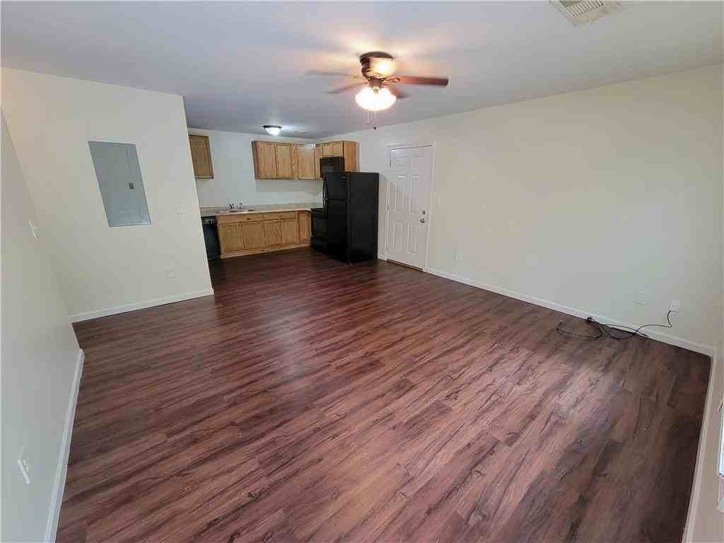 9169 Bent Pine Ct Ne - Photo 4 of 15