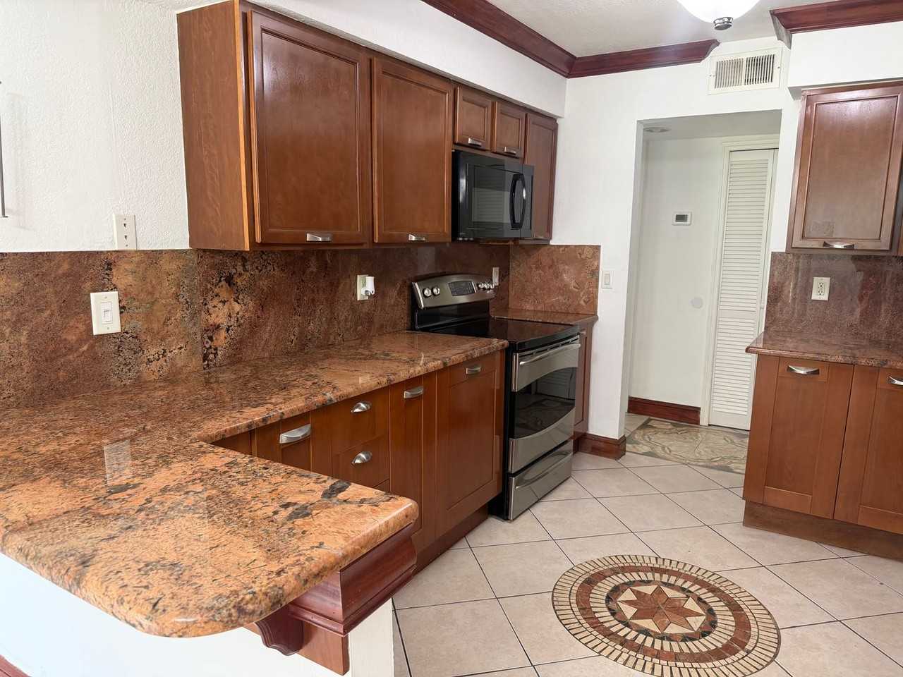 4407 S Semoran Blvd #2 - Photo 4 of 18