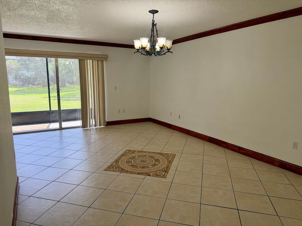 4407 S Semoran Blvd #2 - Photo 5 of 18