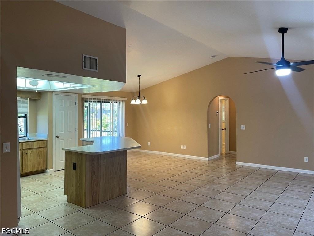 531 Sw 36th St - Photo 2 of 17
