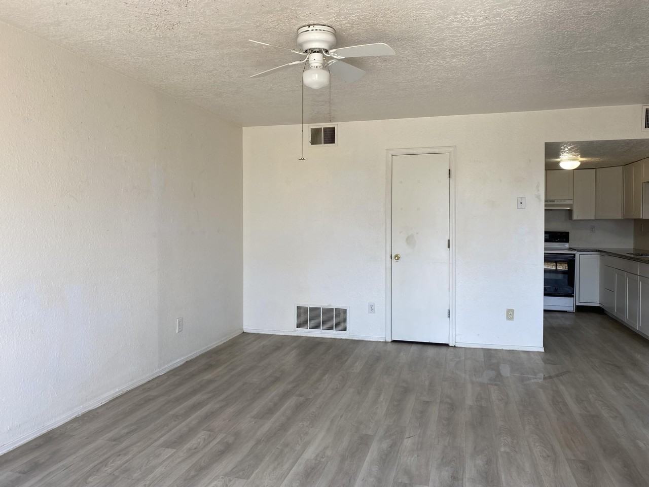 13 Homestead Dr #B2 - Photo 2 of 11