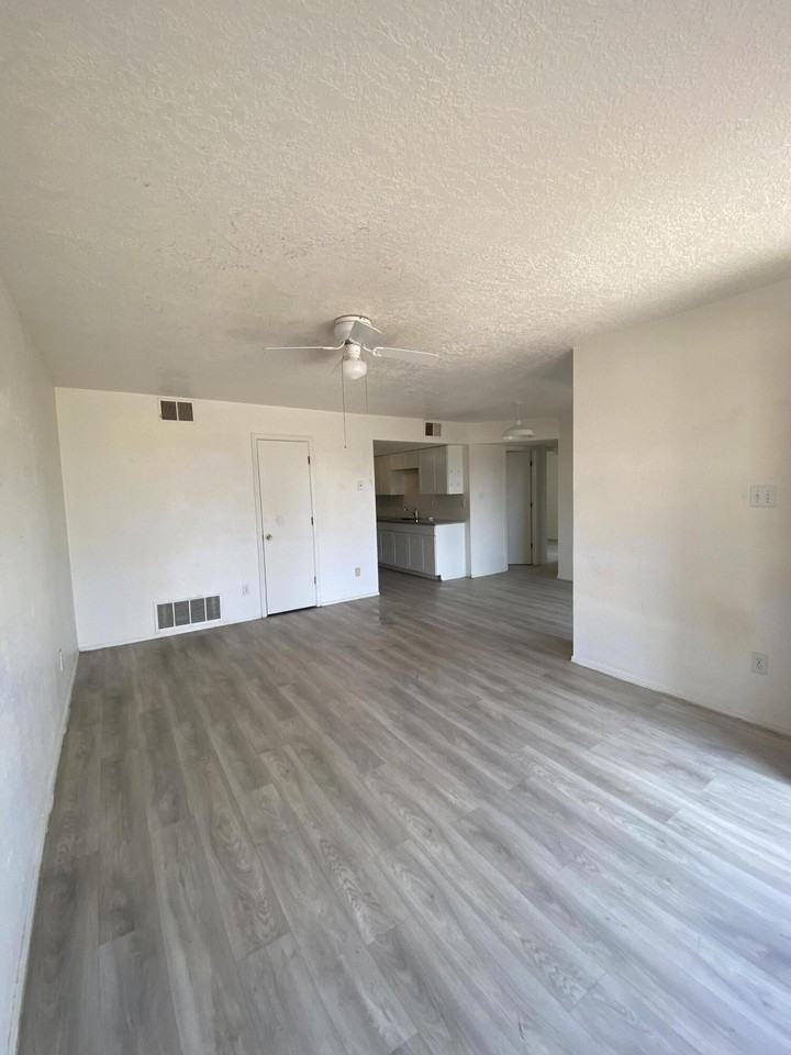 13 Homestead Dr #B2 - Photo 4 of 11