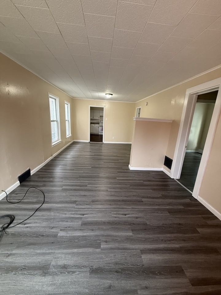 169 Landon St Lowr #1 - Photo 2 of 13