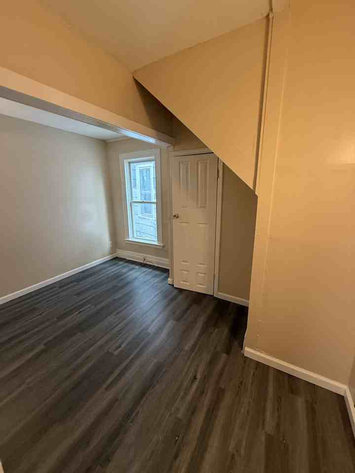 169 Landon St Lowr #1 - Photo 7 of 13