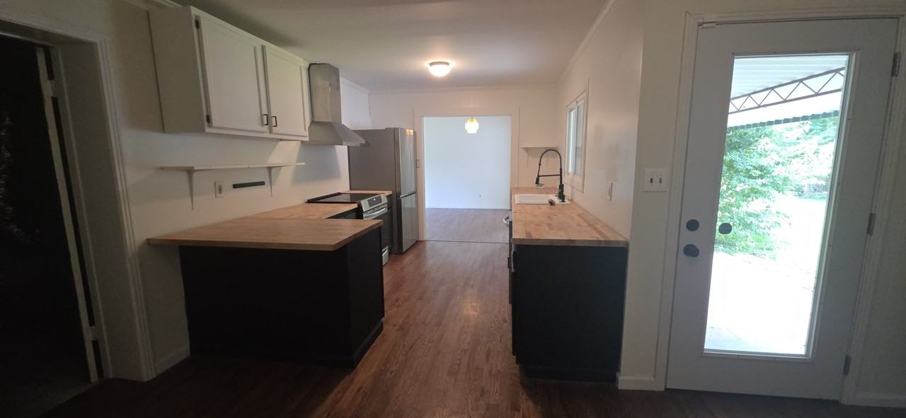 504 E Vine St #1 - Photo 2 of 16