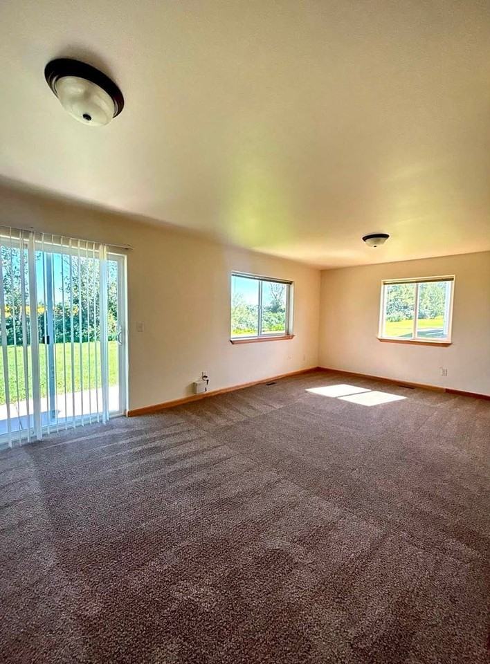308 5th Ave W - Photo 3 of 11