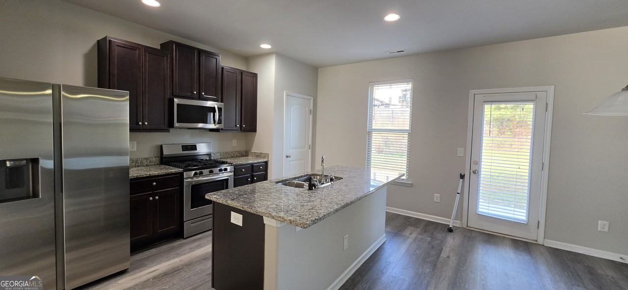 7373 Ledgestone Ln - Photo 2 of 7