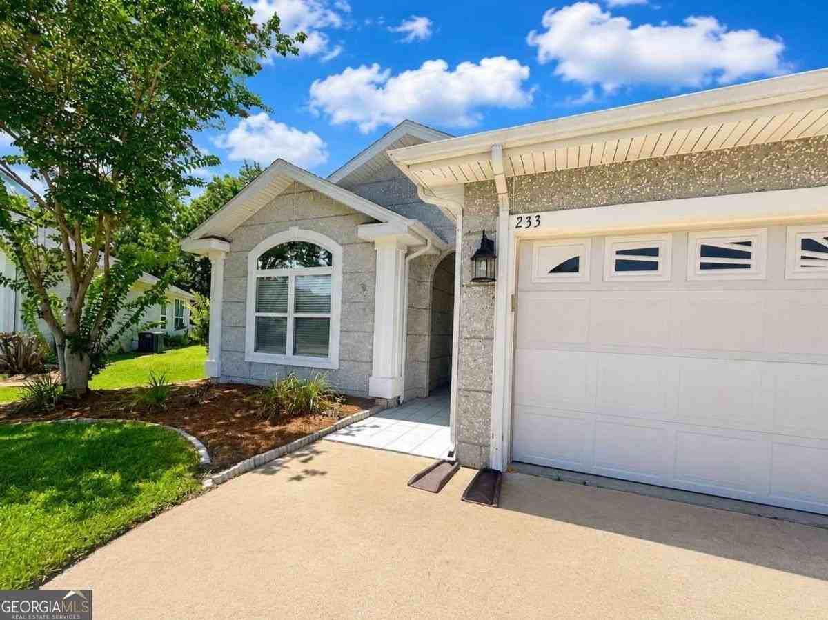 233 Austin Ryan Dr - Photo 2 of 45