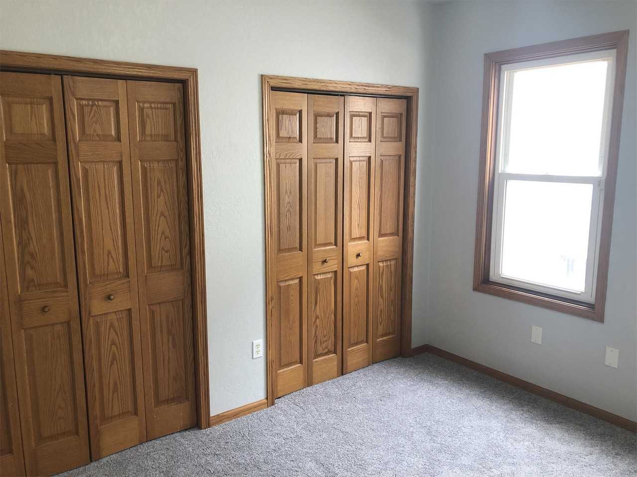 111 E Follett St #1 - Photo 4 of 9