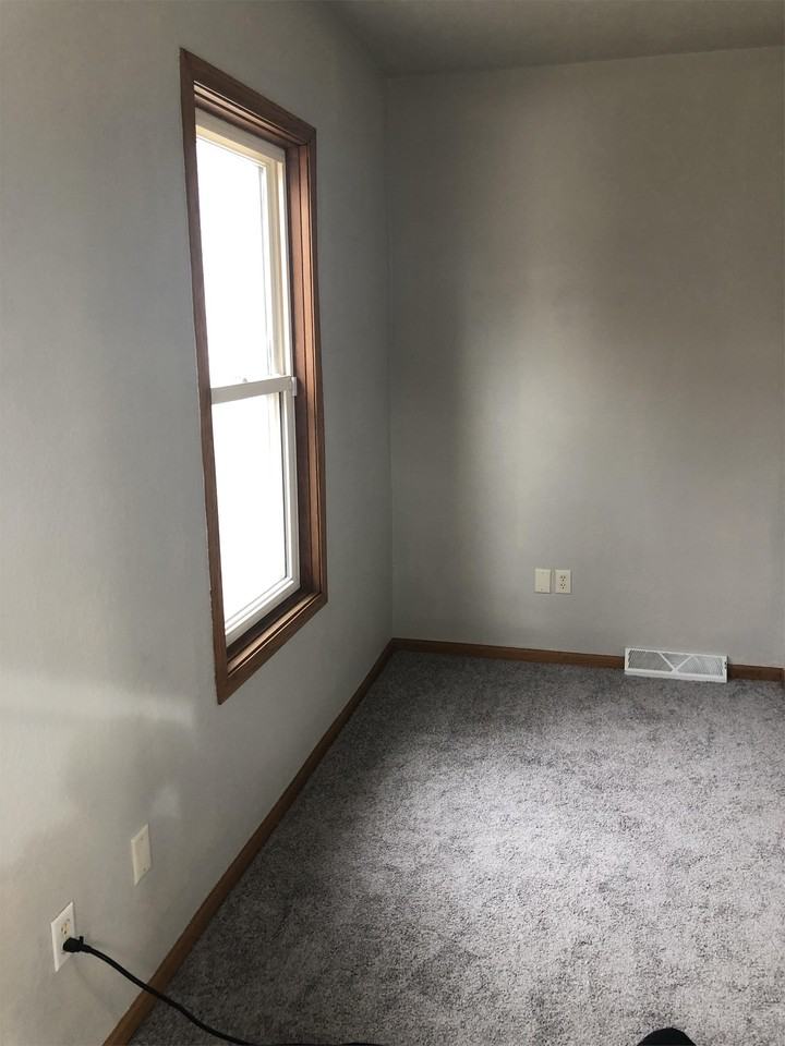 111 E Follett St #1 - Photo 6 of 9