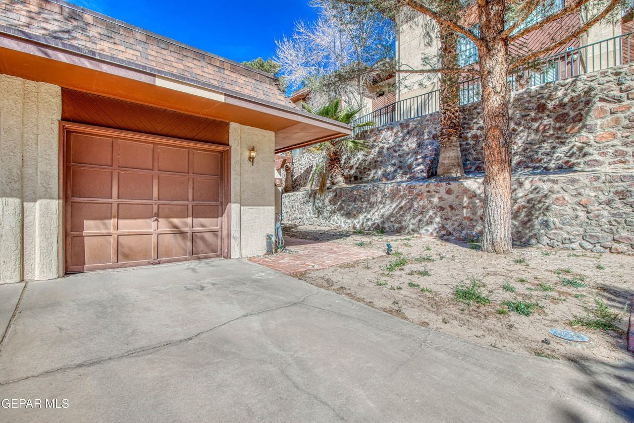 421 Irondale Dr #B - Photo 4 of 50