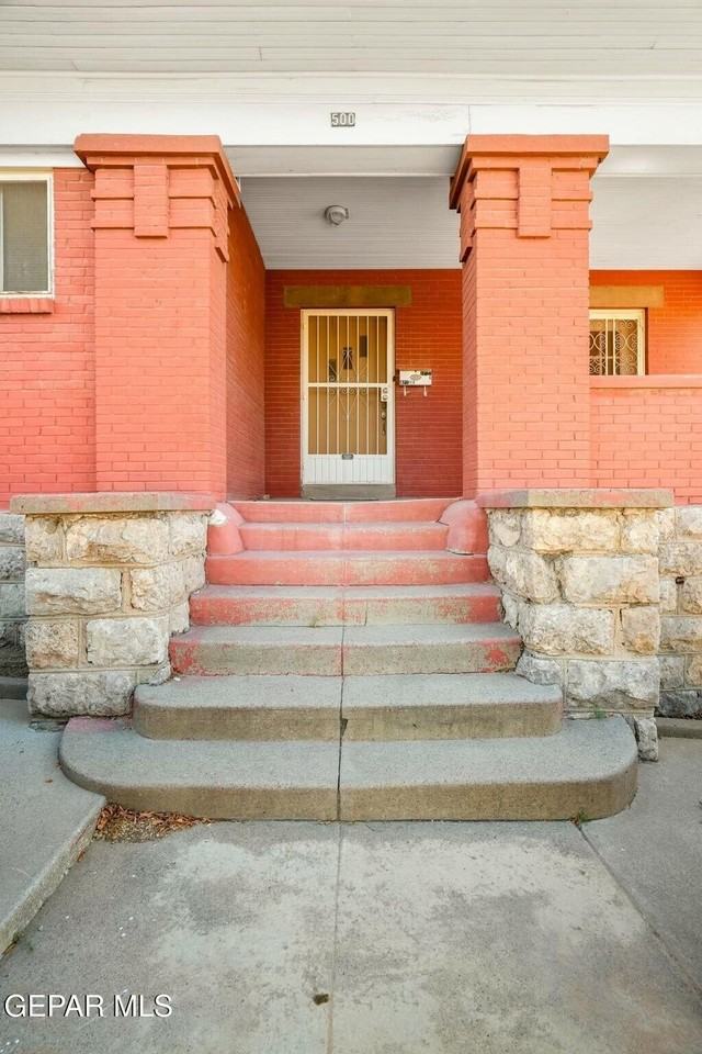 500 Fewel St #B - Photo 2 of 34