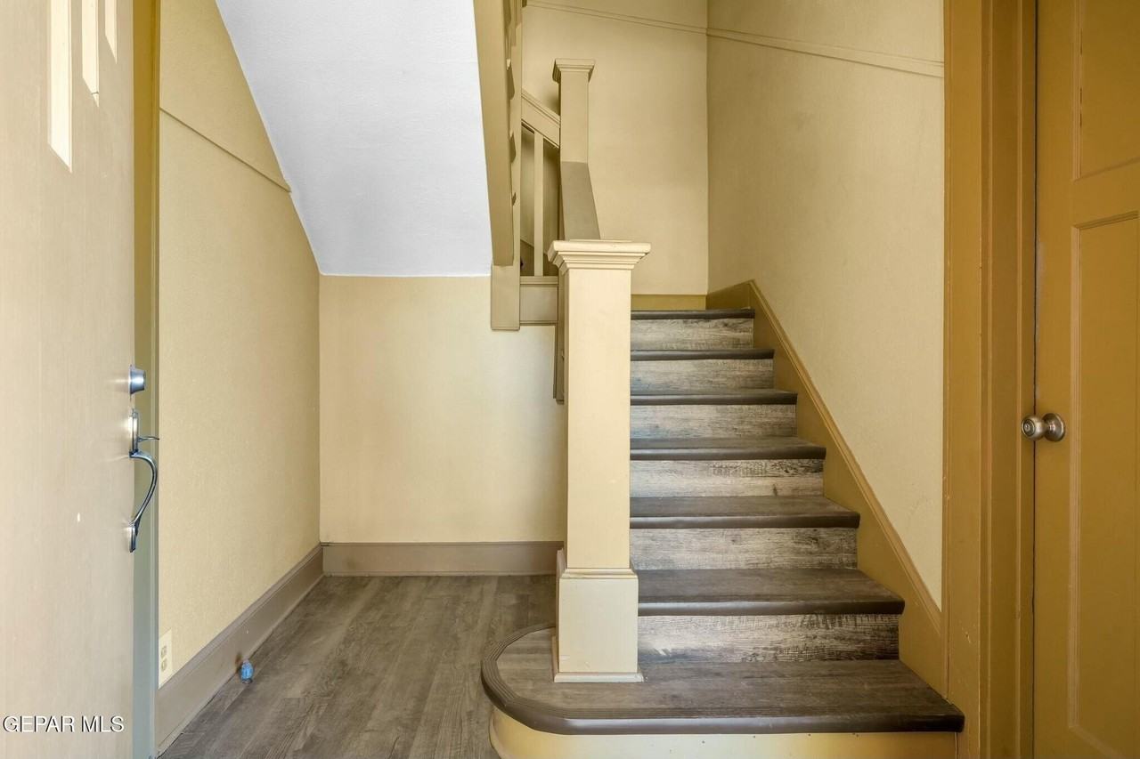 500 Fewel St #B - Photo 3 of 34