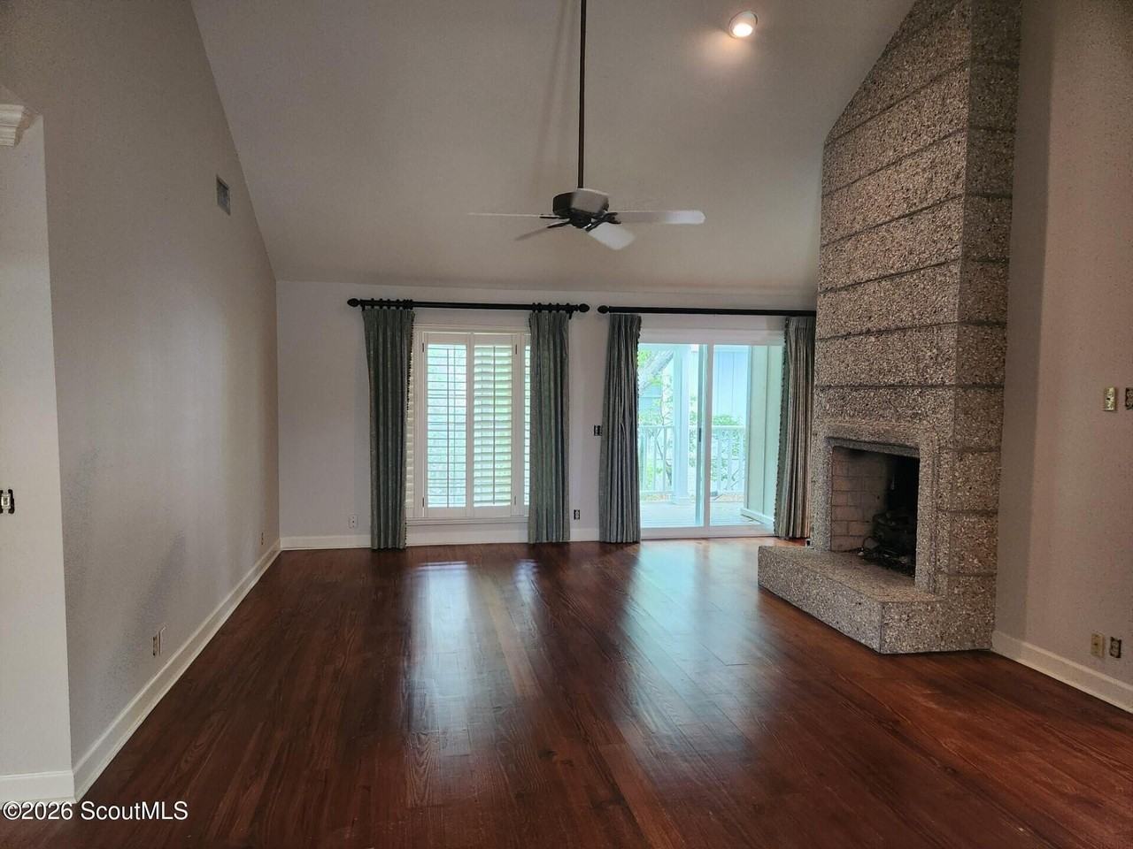 103 Mews Cir - Photo 3 of 21