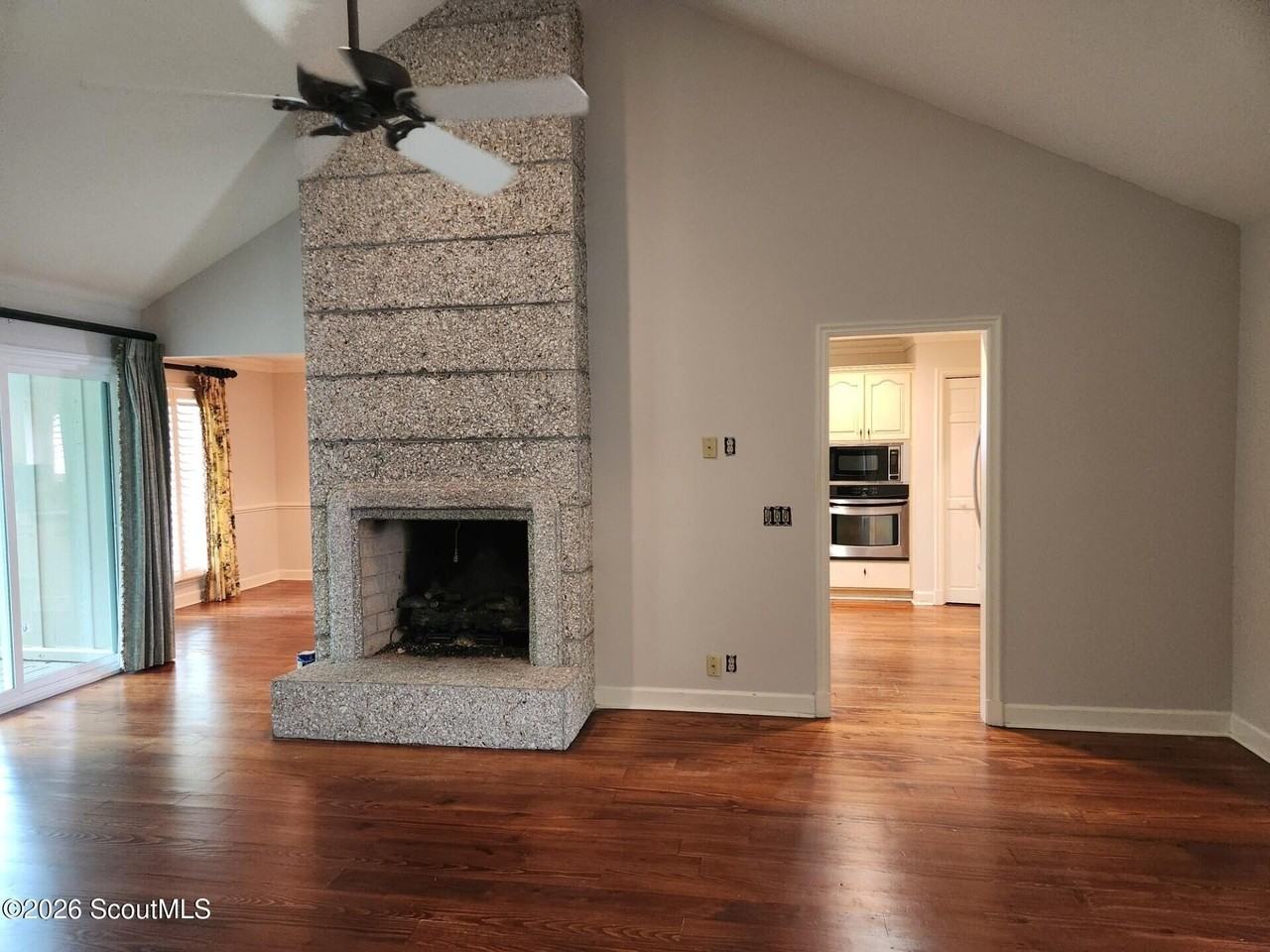103 Mews Cir - Photo 4 of 21
