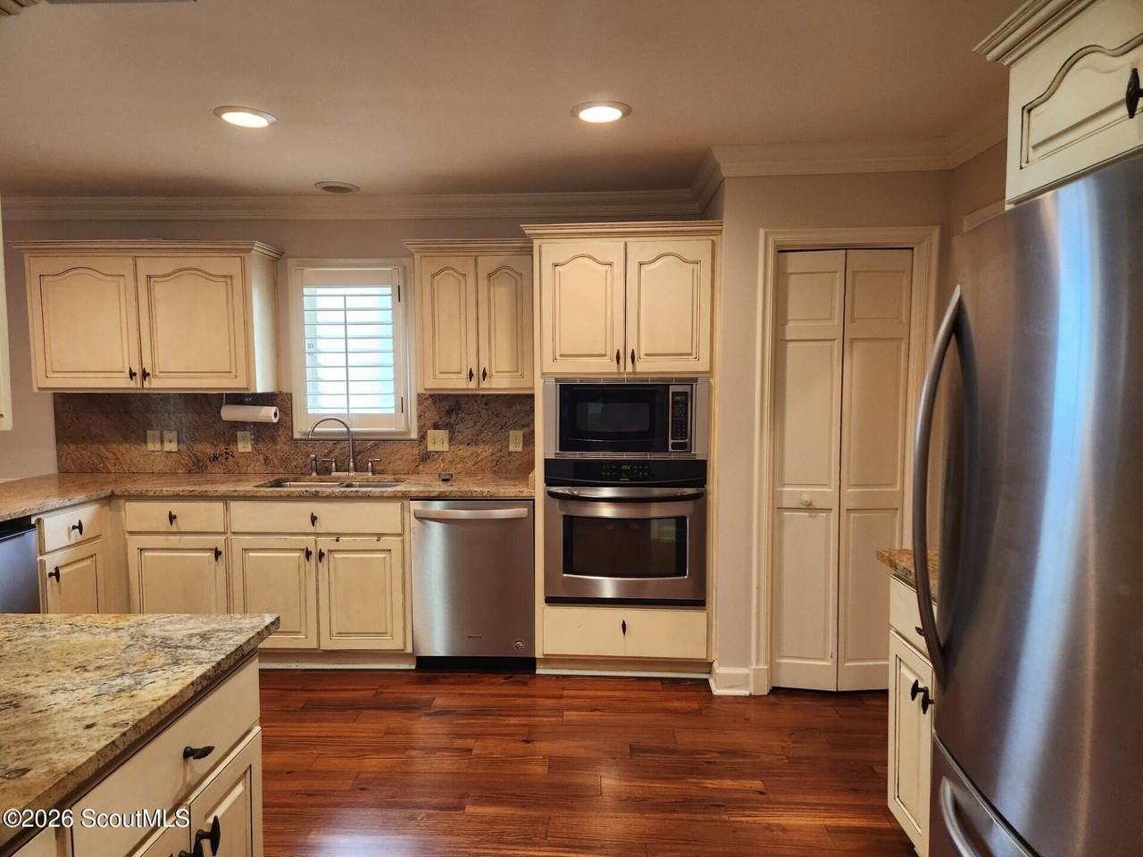 103 Mews Cir - Photo 5 of 21