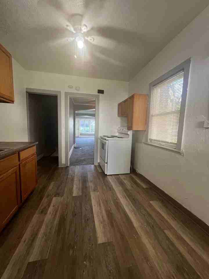 3244 Sycamore Rd - Photo 5 of 28