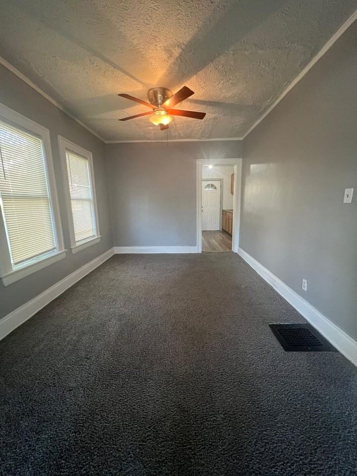 3244 Sycamore Rd - Photo 7 of 28