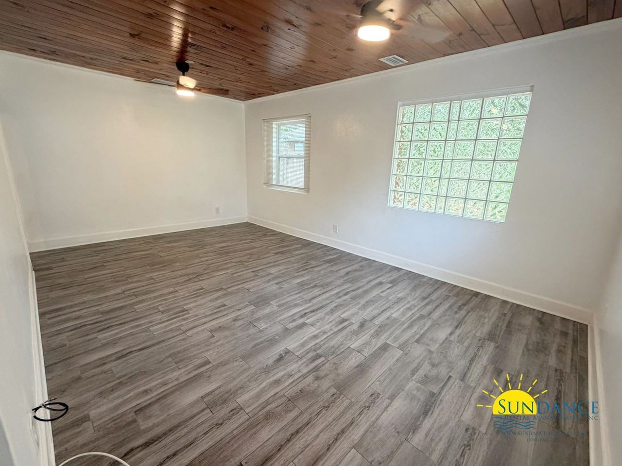255 Brooks St Se - Photo 2 of 18