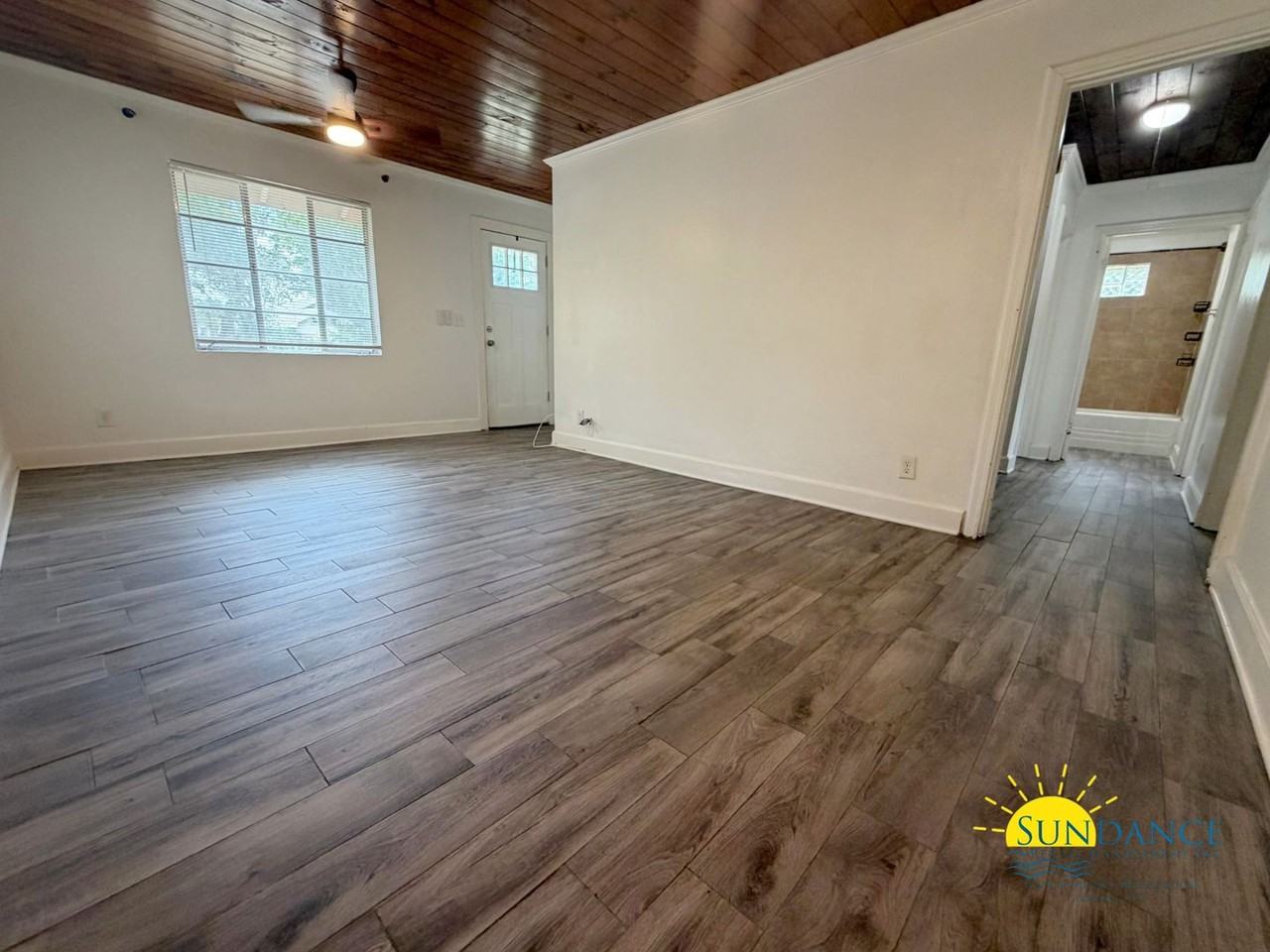255 Brooks St Se - Photo 3 of 18