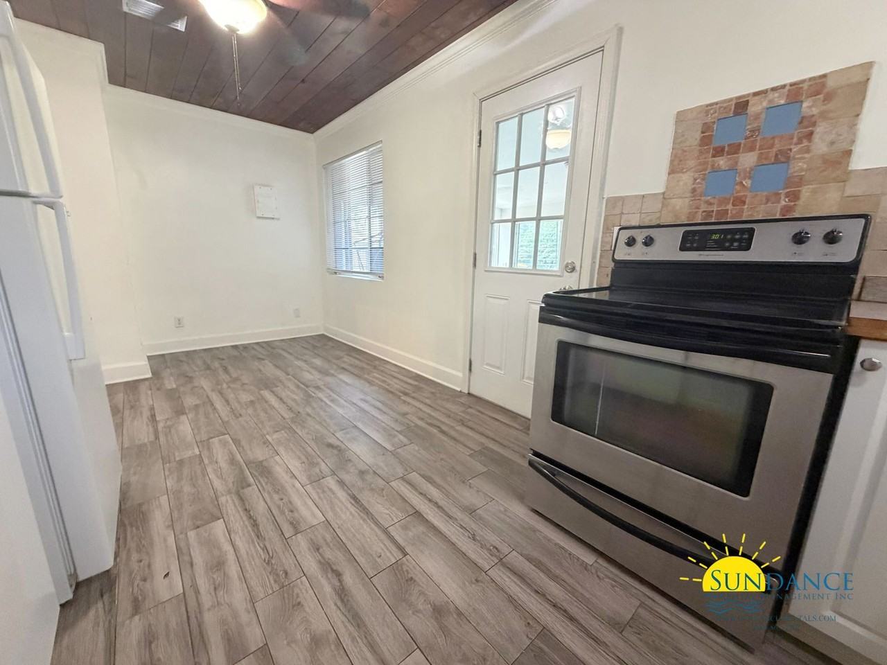 255 Brooks St Se - Photo 5 of 18