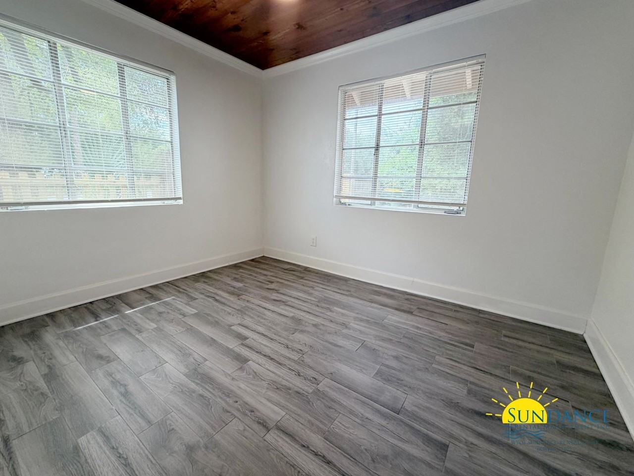255 Brooks St Se - Photo 6 of 18