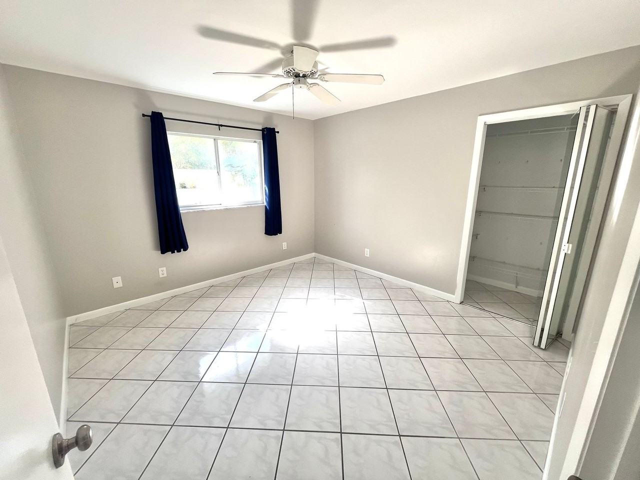 1385 Illinois Dr - Photo 6 of 12