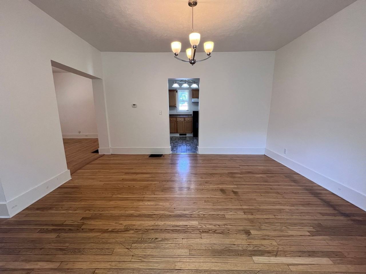 724 Fairview Ave Ne - Photo 7 of 22