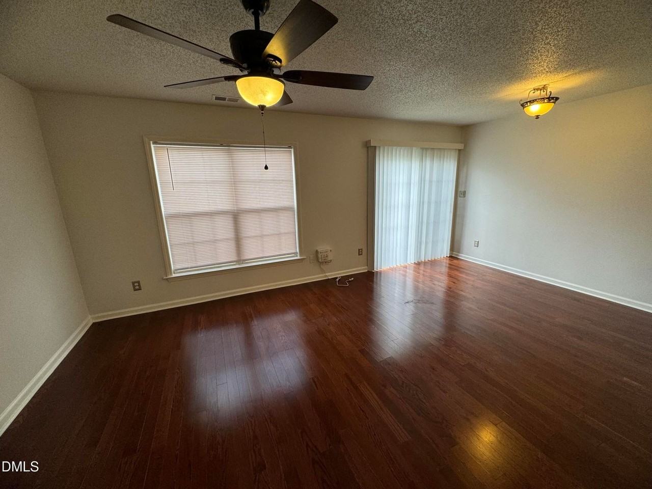 4804 Tanglewood Oaks St - Photo 2 of 13