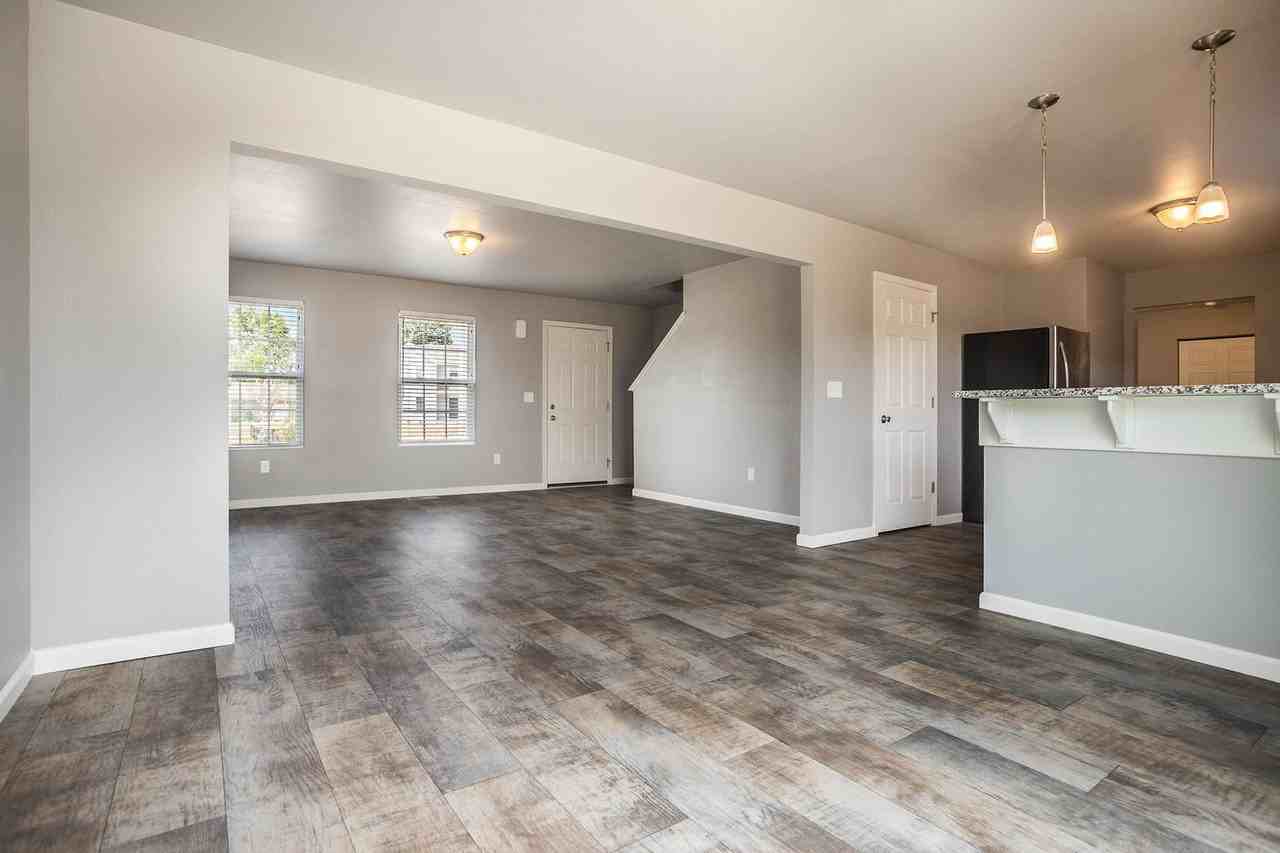 5643 Claremount St - Photo 4 of 24