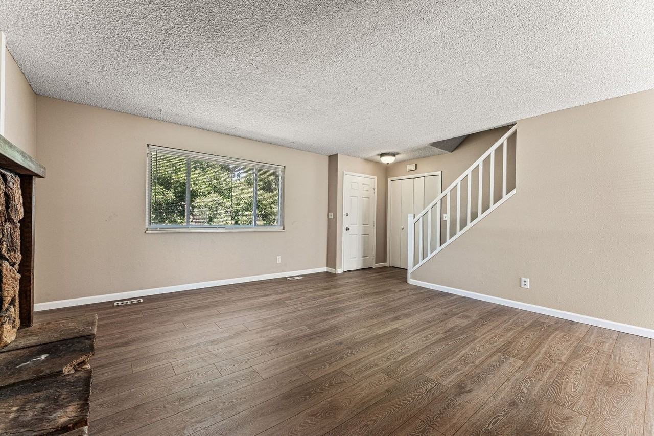 1380 South St - Photo 5 of 29