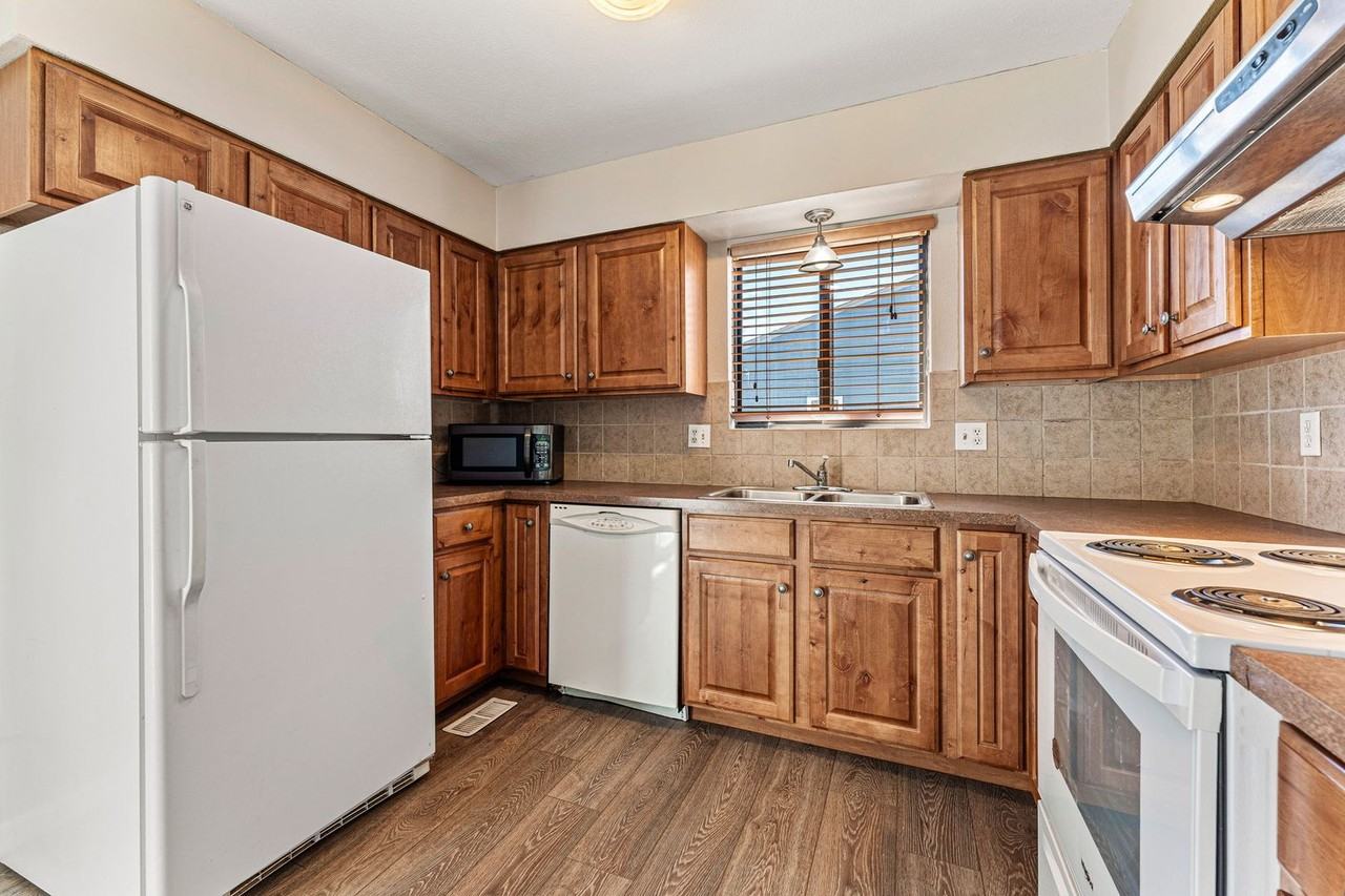 1380 South St - Photo 7 of 29