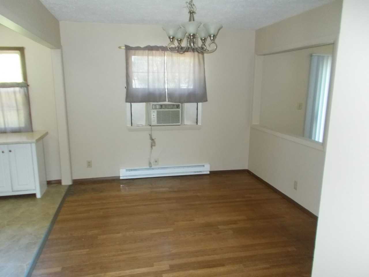 312 Hazelwood Ln - Photo 4 of 14