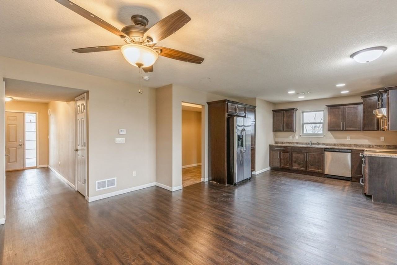 320 E 5th St - Photo 2 of 16