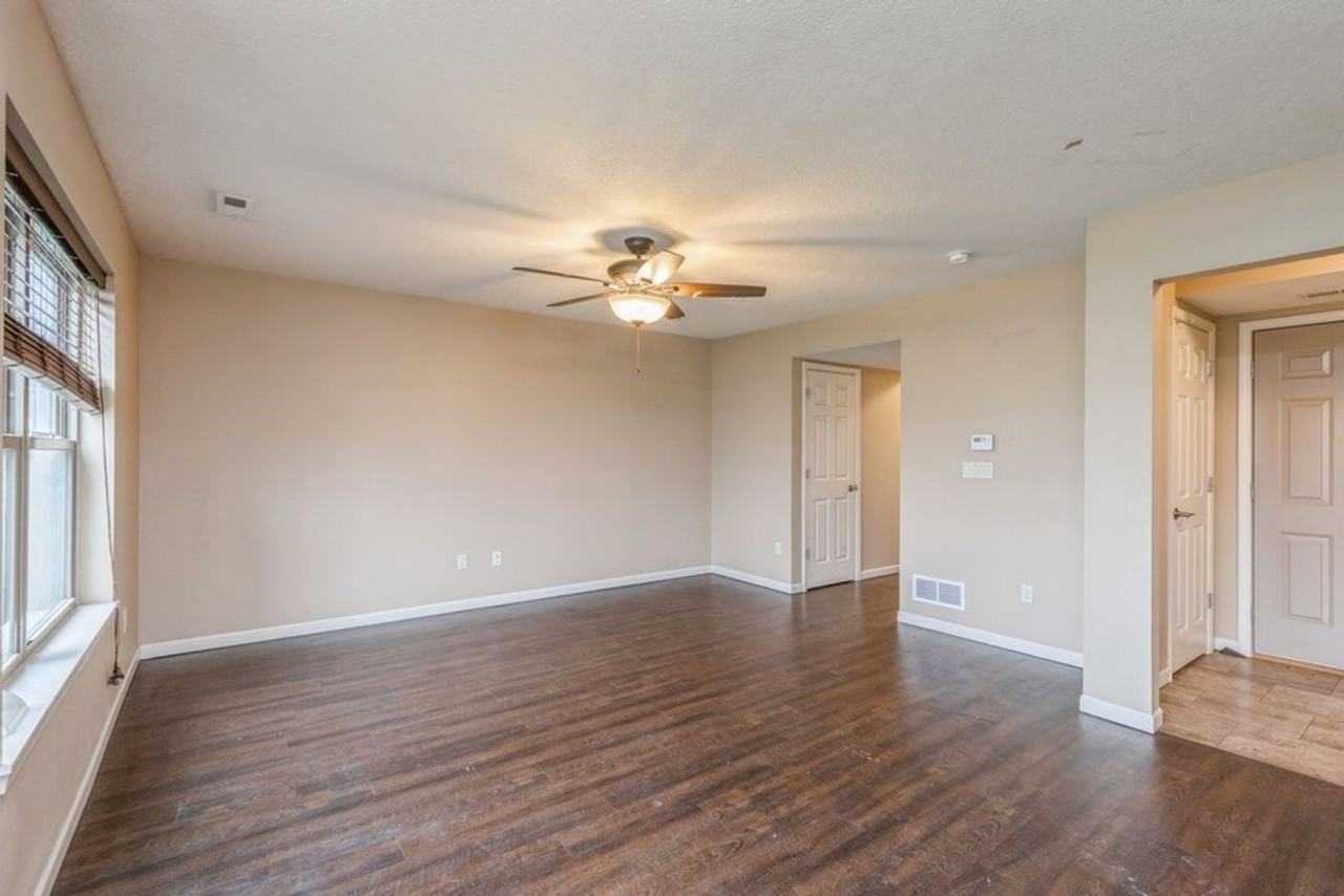 320 E 5th St - Photo 3 of 16
