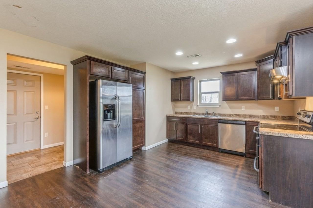 320 E 5th St - Photo 5 of 16